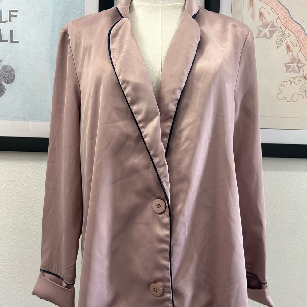 Elegant Satin Blazer with Black Trim